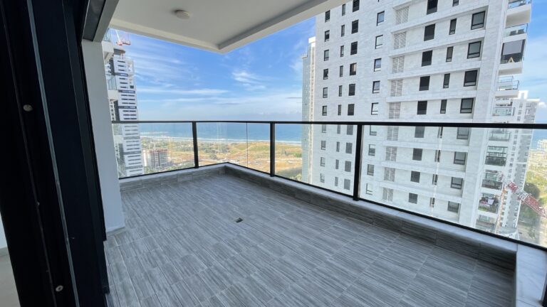 For Rent: Sea-View Apartment in Eden Tower, Bat Yam