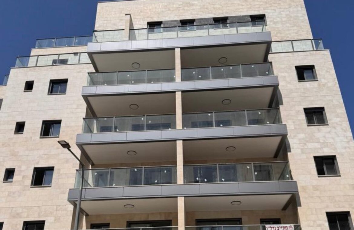 למכירה: דירת 5 חדרים בבניין בוטיק, ראשון לציון – גן נחום