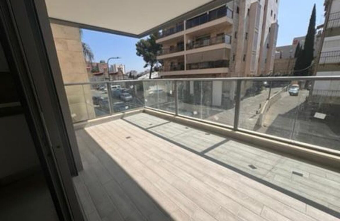 למכירה: דירת 5 חדרים בבניין בוטיק, ראשון לציון – גן נחום