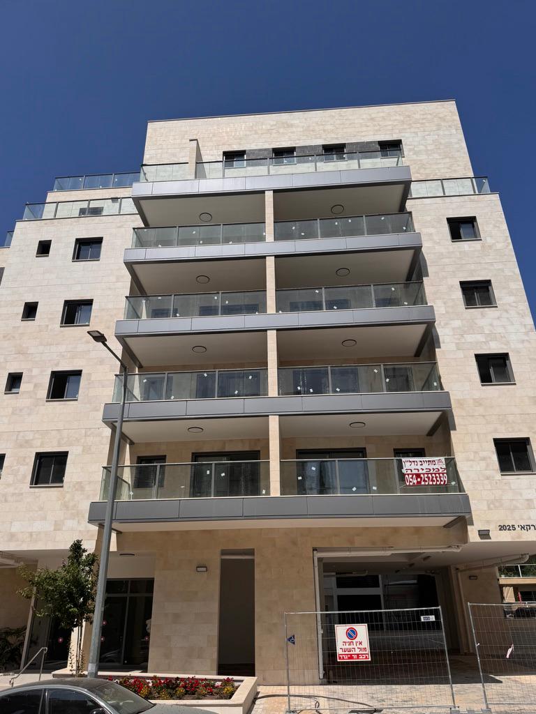 למכירה: דירת 5 חדרים בבניין בוטיק, ראשון לציון – גן נחום