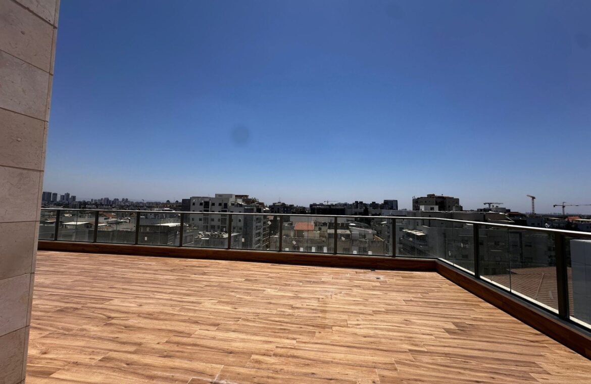 פנטהאוז יוקרתי