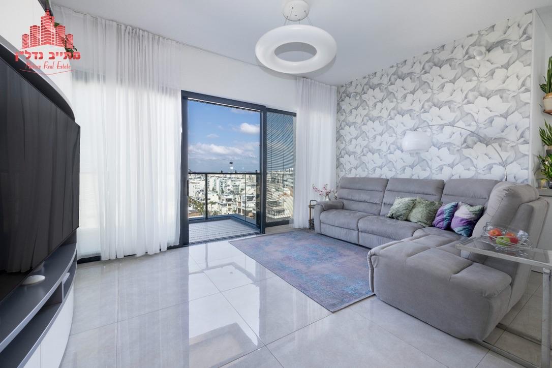 דירה במגדל UPPER WEST, ראשון לציון – להשכרה ₪11,000
