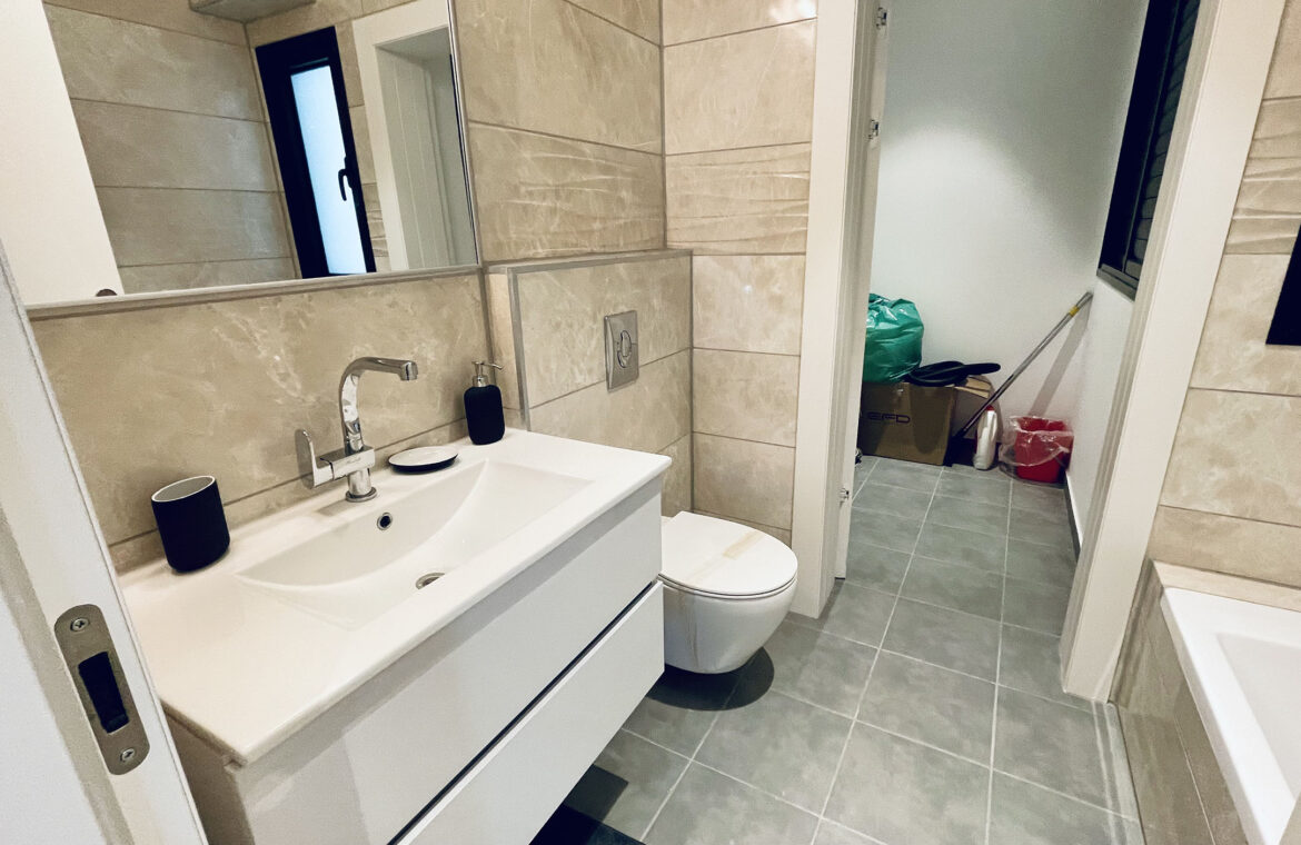 להשכרה דירה 5 חדרים, בקומה 18, בפרויקט Eden Tower בבת ים, פארק הים