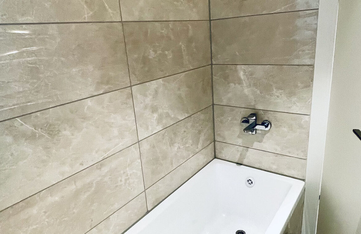 להשכרה דירה 5 חדרים, בקומה 18, בפרויקט Eden Tower בבת ים, פארק הים