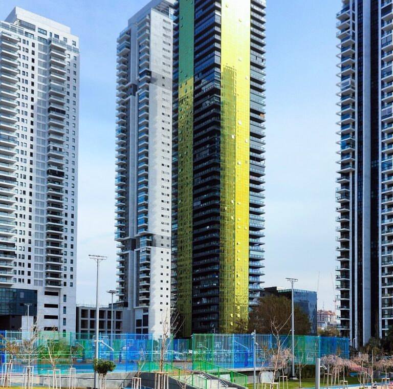 На продажу 5-комнатная квартира на 18 этаже в проекте Eden Tower в Бат-Яме