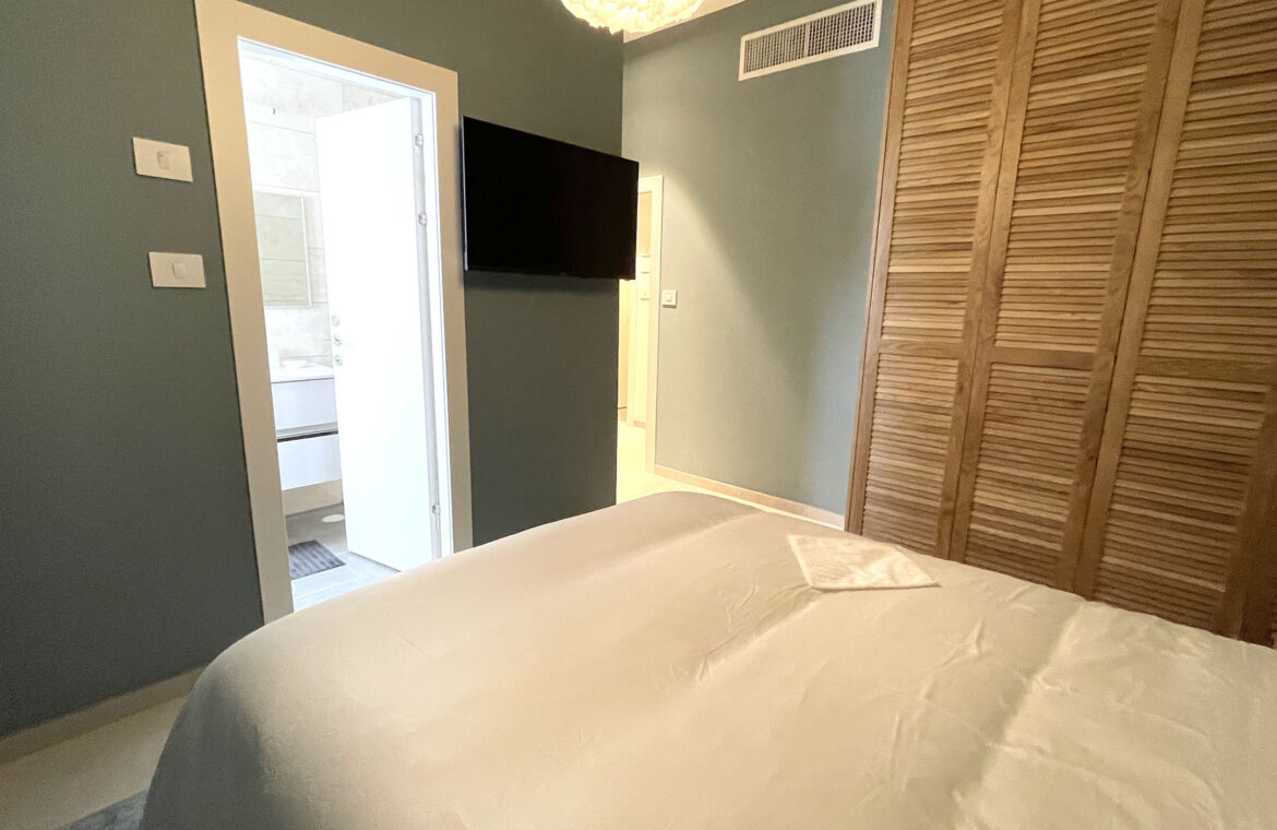 להשכרה דירה 5 חדרים, בקומה 18, בפרויקט Eden Tower בבת ים, פארק הים