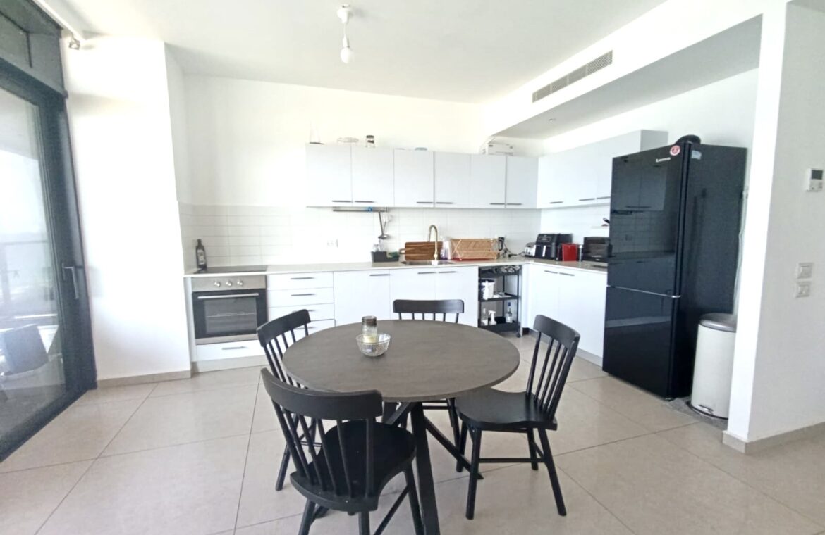 להשכרה דירת יוקרה 4 חדרים LIGHTHOUSE YBOX