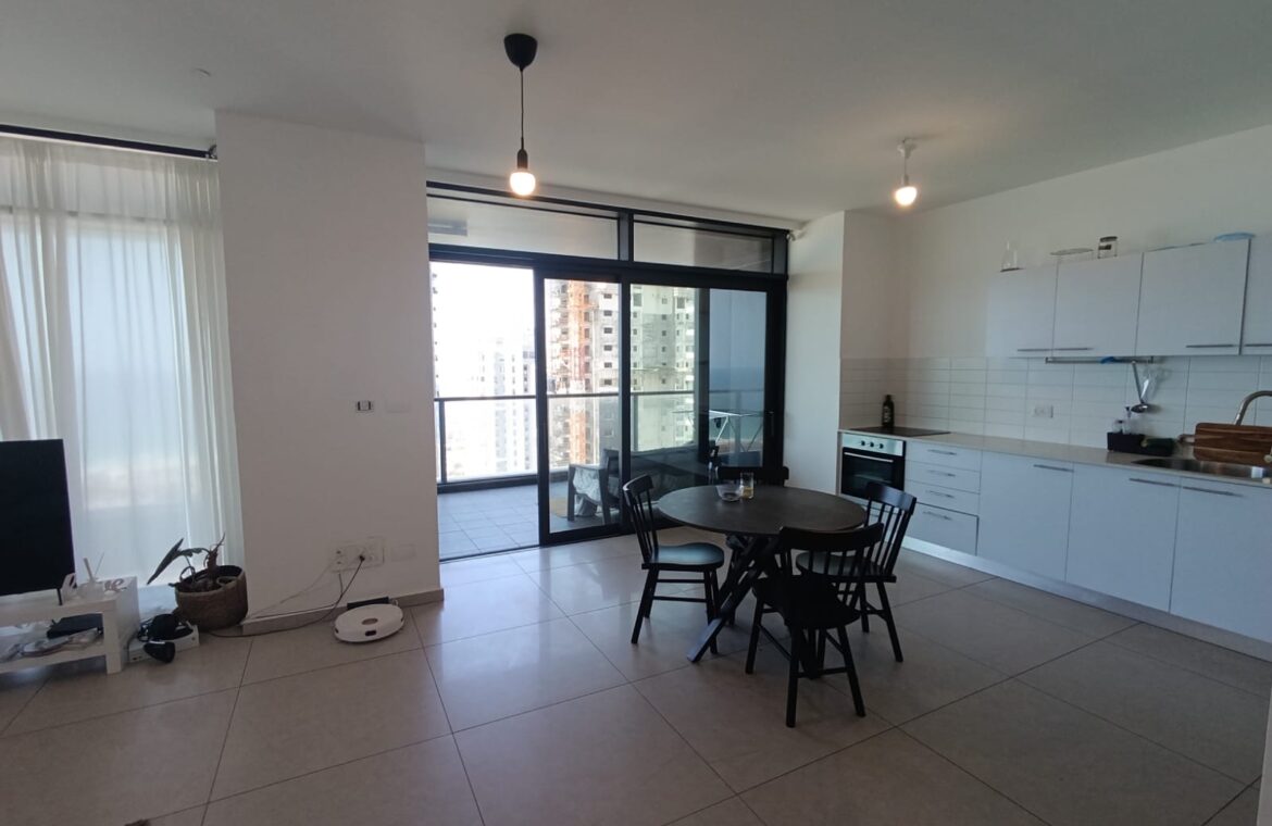 להשכרה דירת יוקרה 4 חדרים LIGHTHOUSE YBOX