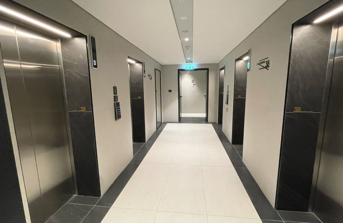 להשכרה דירת יוקרה 4 חדרים LIGHTHOUSE YBOX