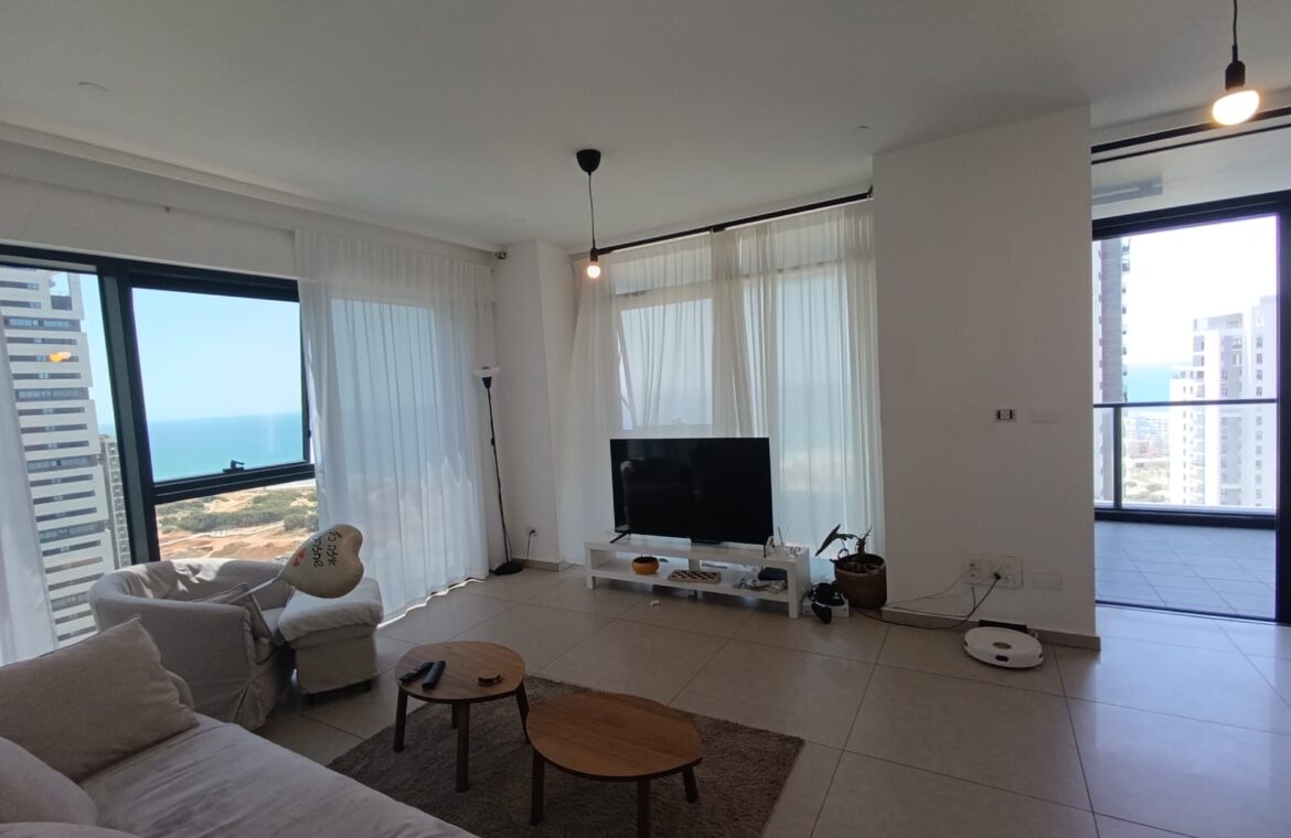 להשכרה דירת יוקרה 4 חדרים LIGHTHOUSE YBOX