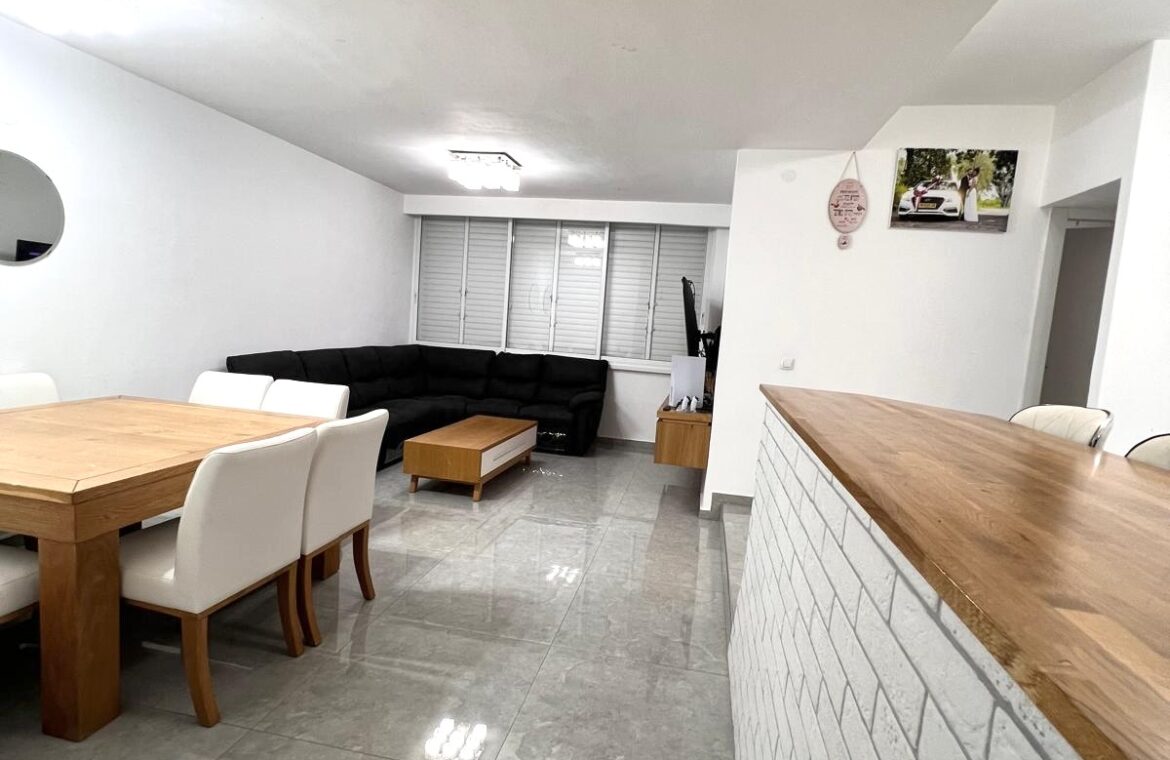 На продажу 3.5-комнатная квартира, Ришон ле-Цион, район Ганей Ришон