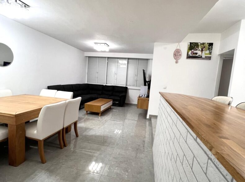 На продажу 3.5-комнатная квартира, Ришон ле-Цион, район Ганей Ришон