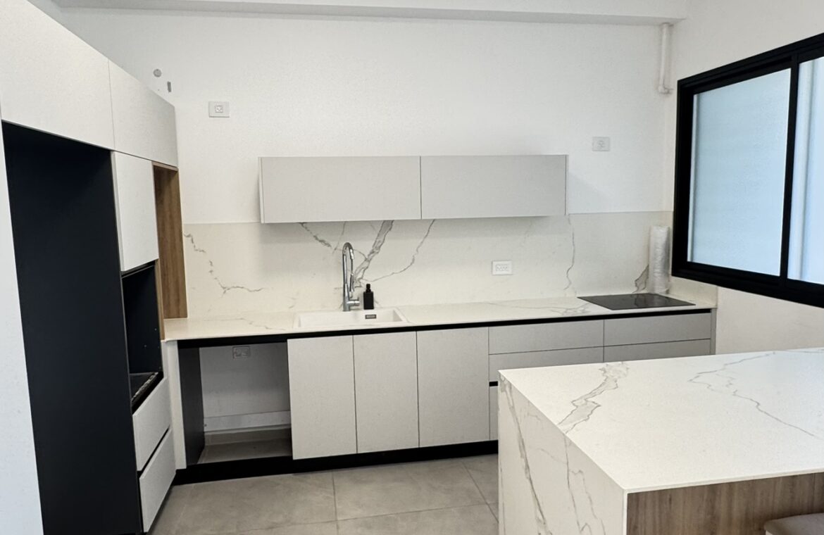 Аренда, 4 комнаты, 19 этаж, Eden Tower — Парк ха-Ям, Бат-Ям