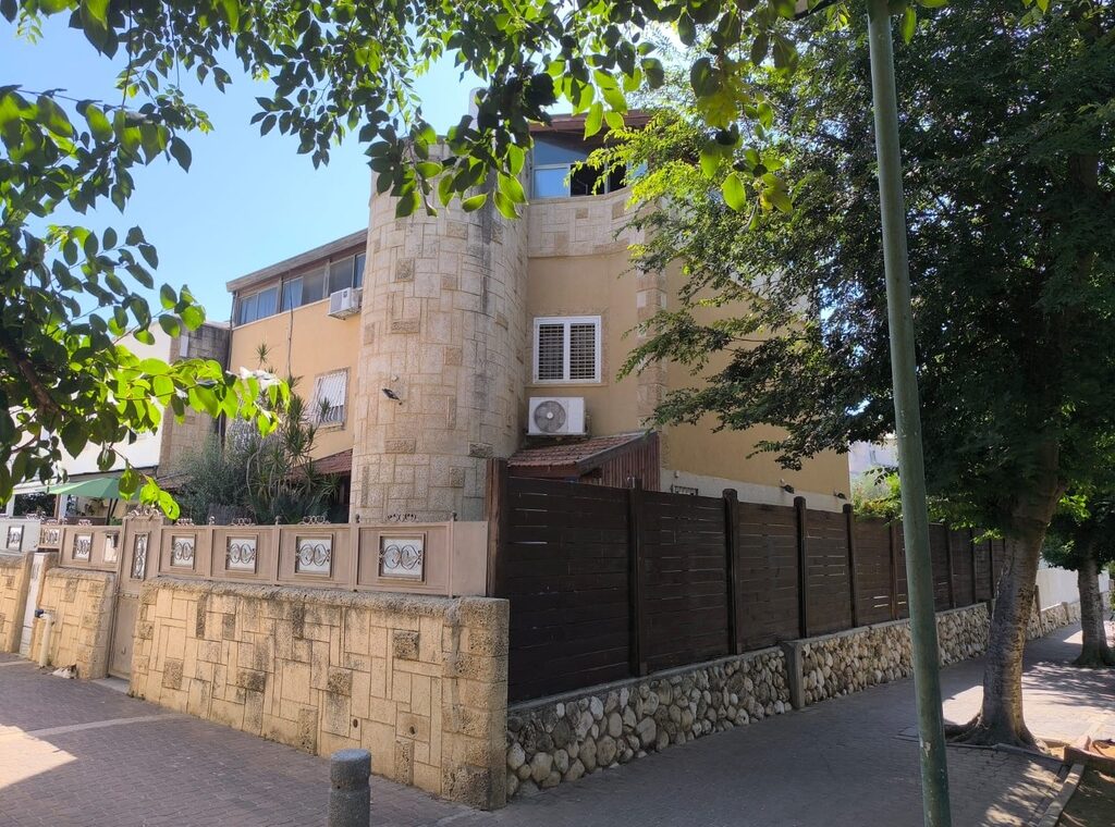 למכירה: קוטג׳ פינתי 5 חדרים, מישור הנוף, ראשון לציון