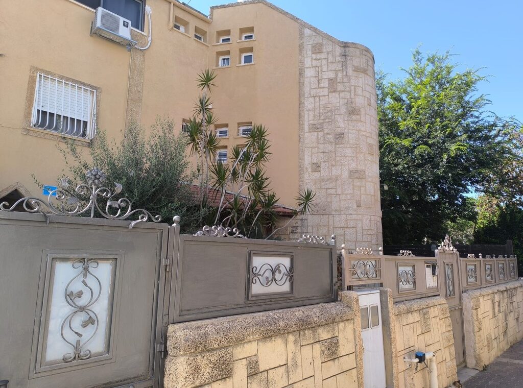 למכירה: קוטג׳ פינתי 5 חדרים, מישור הנוף, ראשון לציון