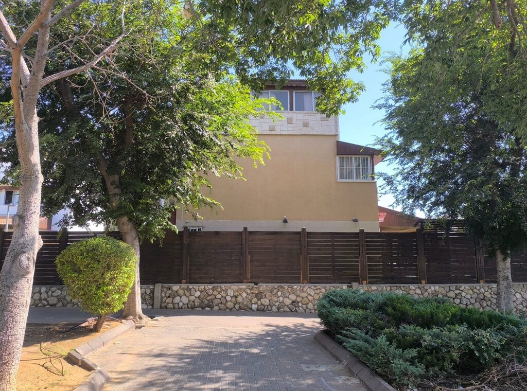 למכירה: קוטג׳ פינתי 5 חדרים, מישור הנוף, ראשון לציון