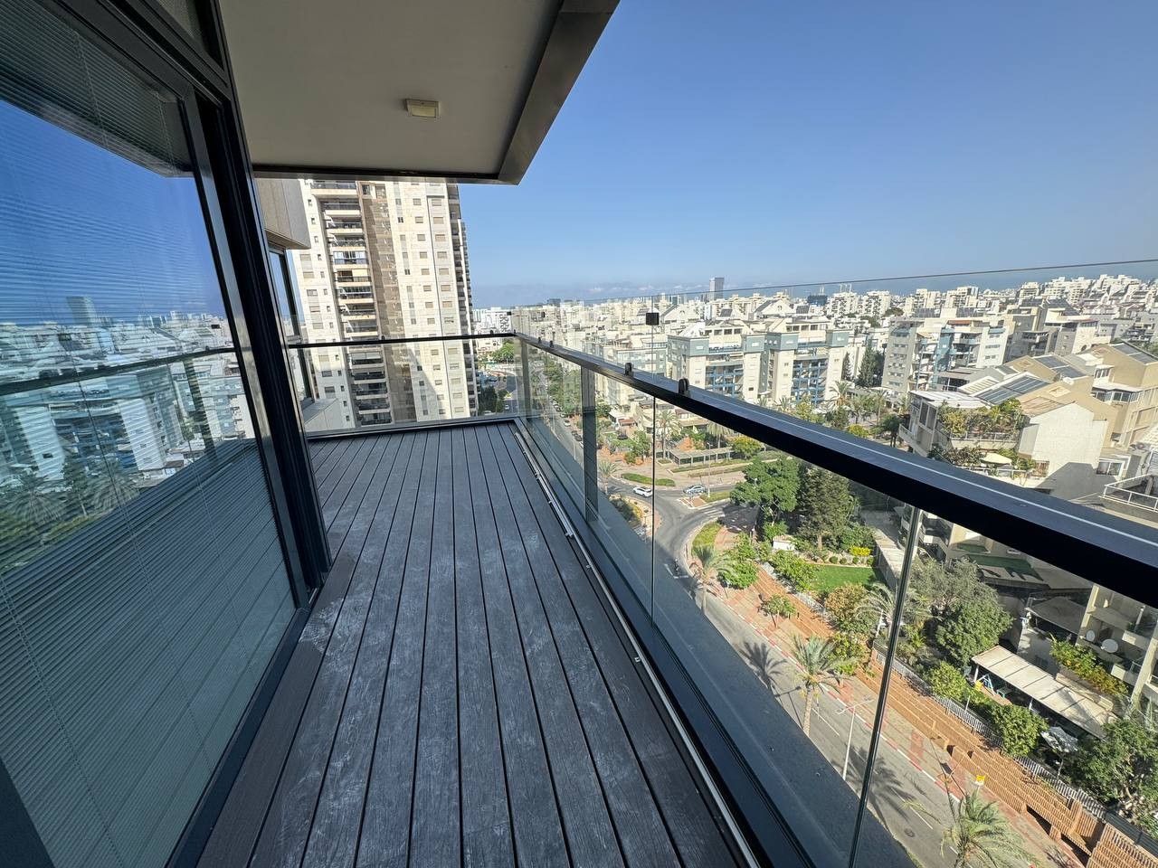 להשכרה: דירה יוקרתית 5 חדרים במגדל UPPER WEST, ראשון לציון